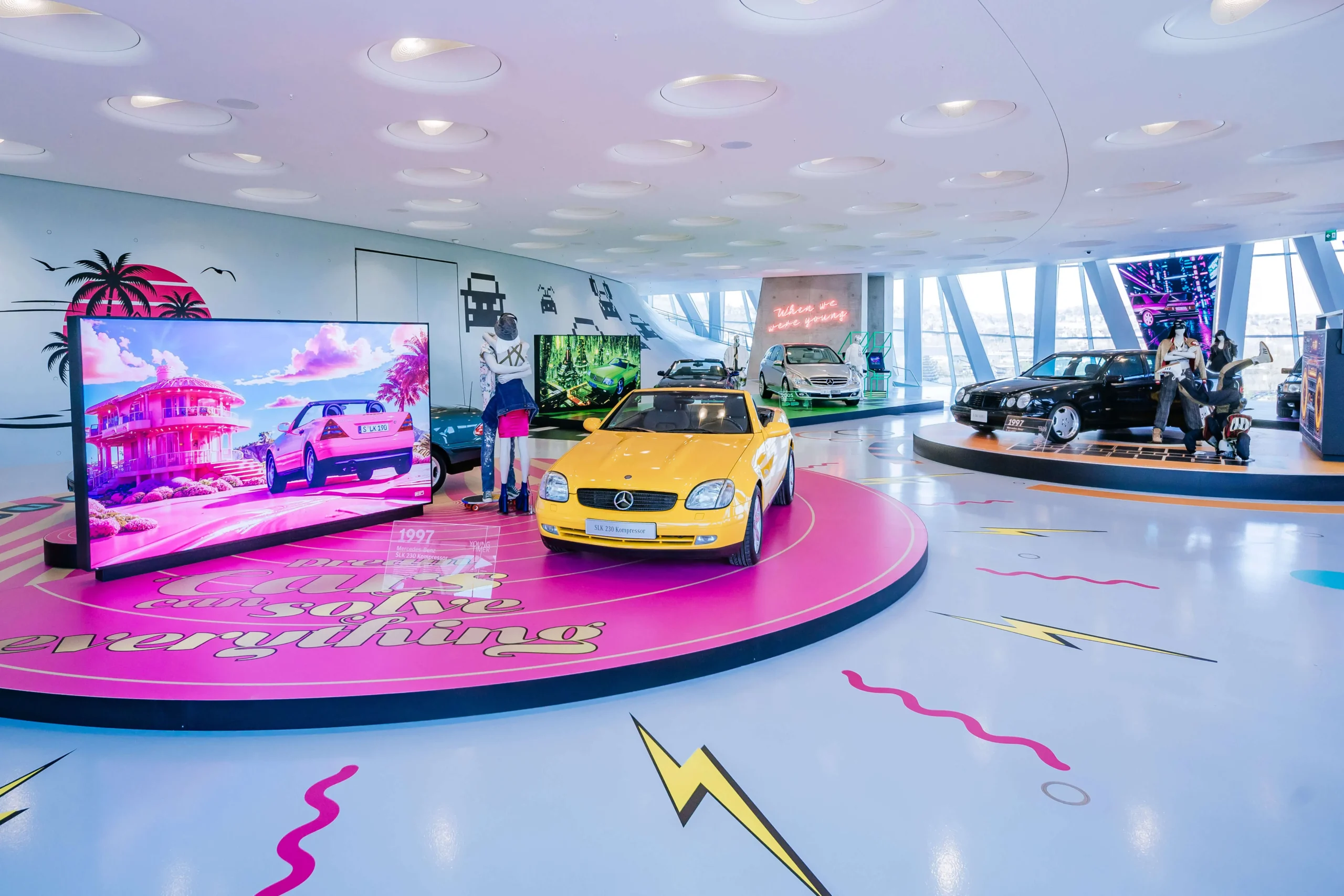 Sonderausstellung "Youngtimer" von Mercedes-Benz in Stuttgart