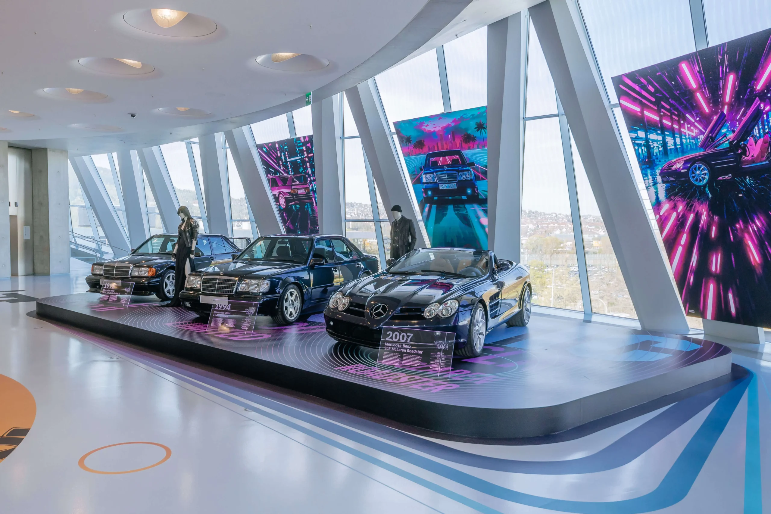 Sonderausstellung "Youngtimer" von Mercedes-Benz in Stuttgart