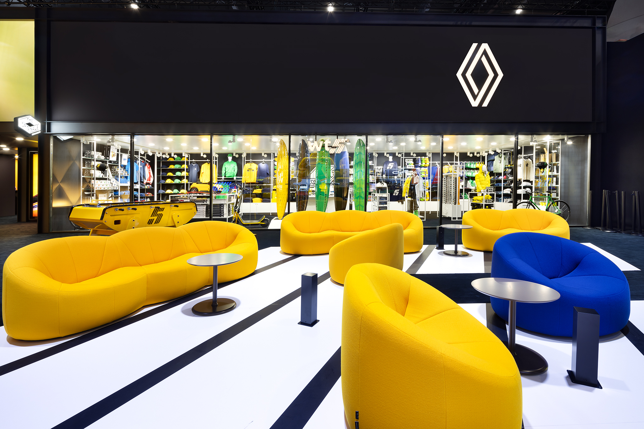 RAUMTECHNIK - RENAULT - AUTO SALON 2024 - GENF - STAND PHOTOGRAPHY - #2901 (Ir)