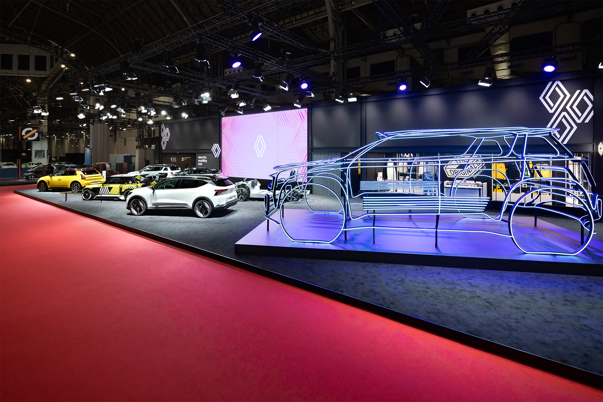 RAUMTECHNIK - RENAULT - AUTOMOBILE 2025 - BARCELONA - STAND PHOTOGRAPHY - #4555 (Ir)