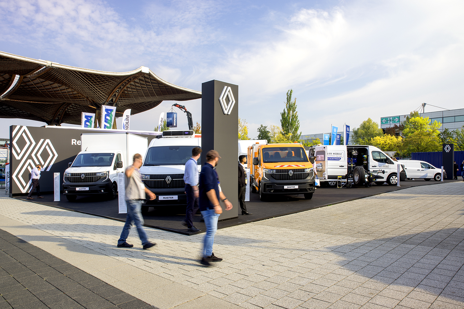 RAUMTECHNIK - RENAULT - IAA TRANSPORTATION 2024 - HANNOVER - STAND PHOTOGRAPHY #9355 (lr)