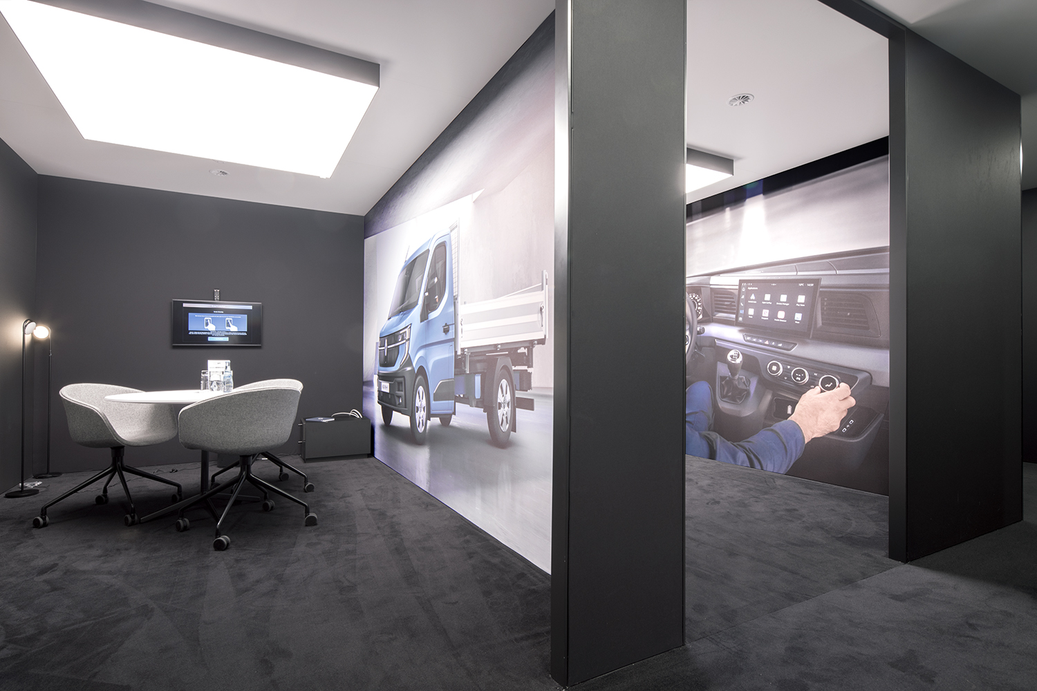 RAUMTECHNIK - RENAULT - IAA TRANSPORTATION 2024 - HANNOVER - STAND PHOTOGRAPHY #9596 (lr)