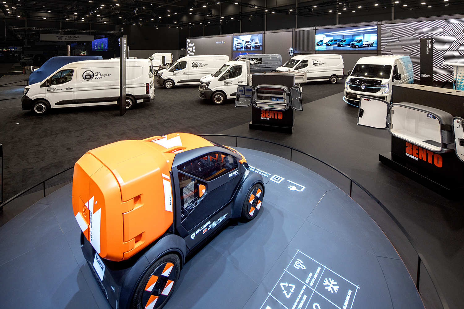RAUMTECHNIK - RENAULT - IAA TRANSPORTATION 2024 - HANNOVER - STAND PHOTOGRAPHY #9615 (lr)