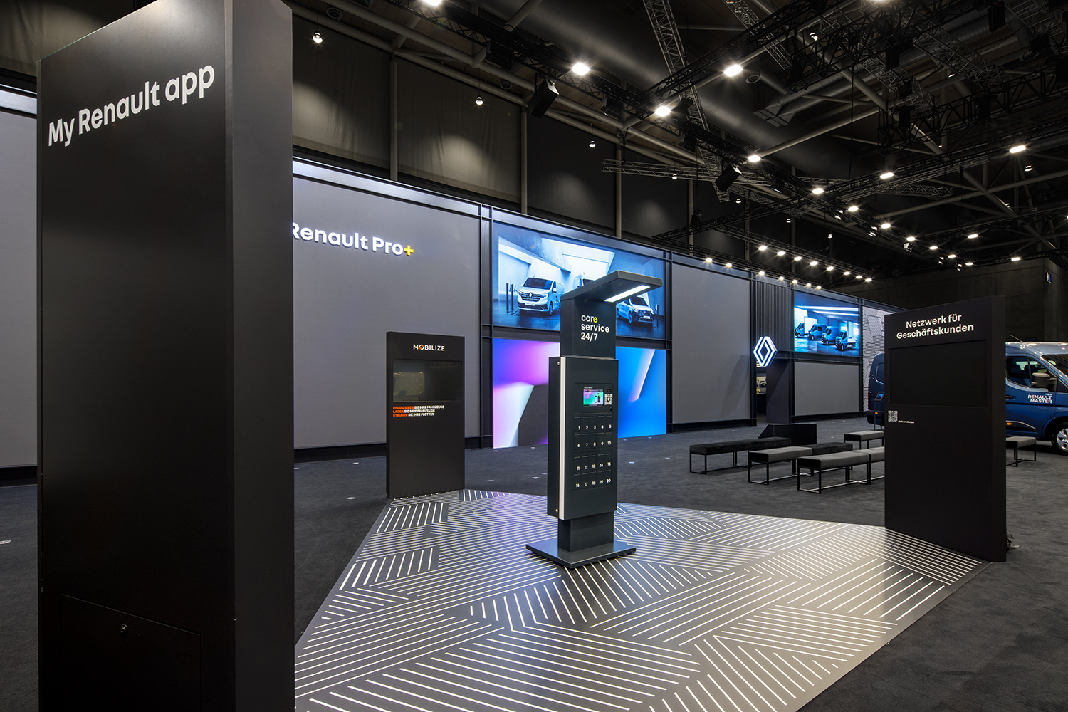 RAUMTECHNIK - RENAULT - IAA TRANSPORTATION 2024 - HANNOVER - STAND PHOTOGRAPHY #9628 (lr)