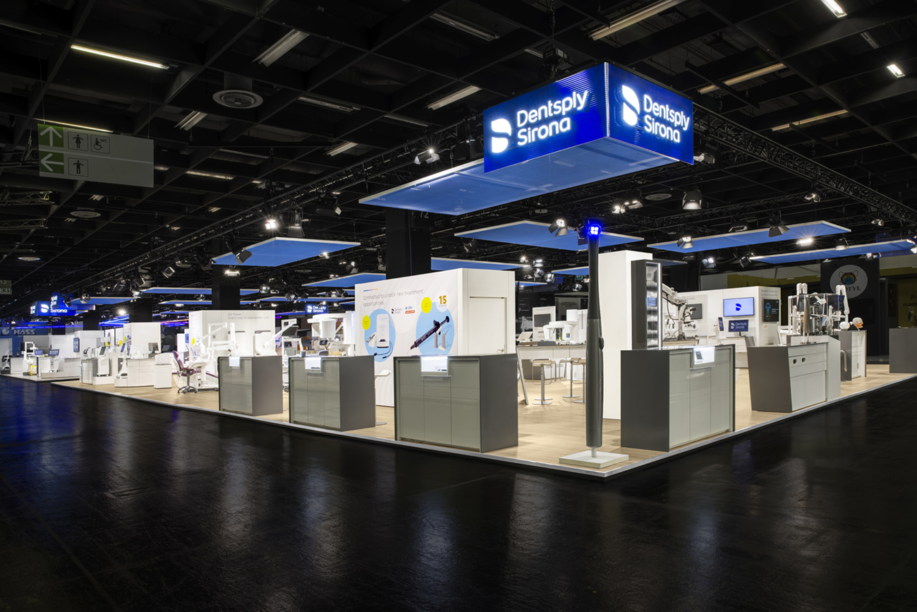 RAUMTECHNIK - DENTSPLY SIRONA DEUTSCHLAND - IDS 2025 - KÖLN - STAND PHOTOGRAPHY #6954 (lr)