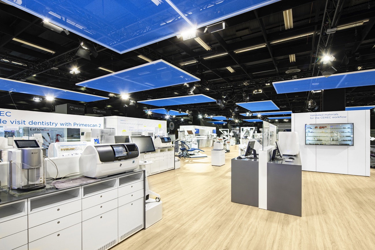 RAUMTECHNIK - DENTSPLY SIRONA DEUTSCHLAND - IDS 2025 - KÖLN - STAND PHOTOGRAPHY #6979 (lr)