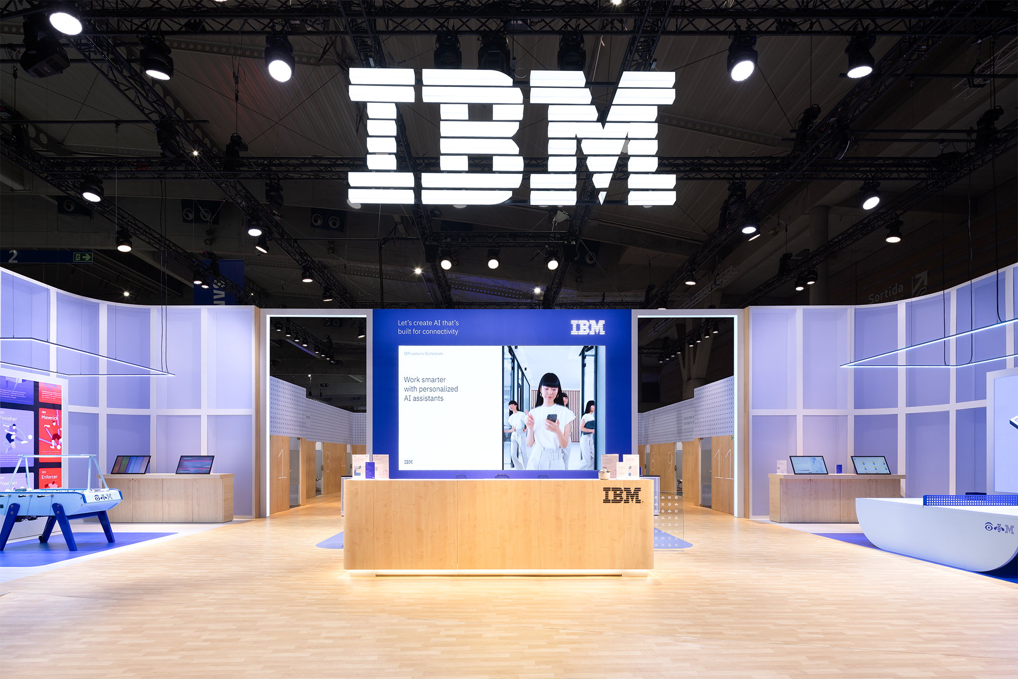 Raumtechnik Messestandbau für George P. Johnson - Kunde IBM - auf der MWC in Barcelona