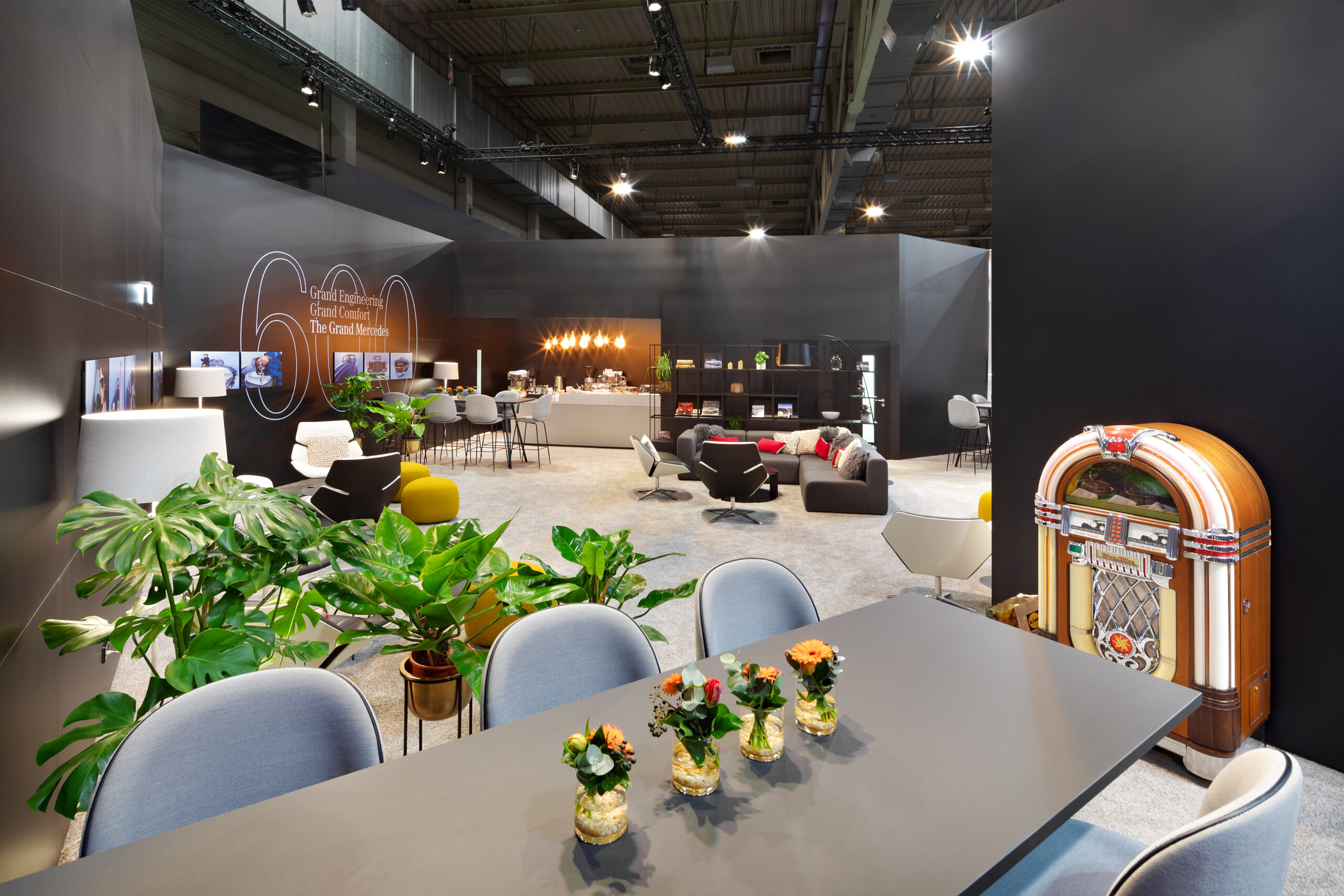 RAUMTECHNIK - MERCEDES BENZ MUSEUM - TECHNOCLASSICA 2023 - ESSEN - STAND PHOTOGRAPHY - #0143 (Ir)