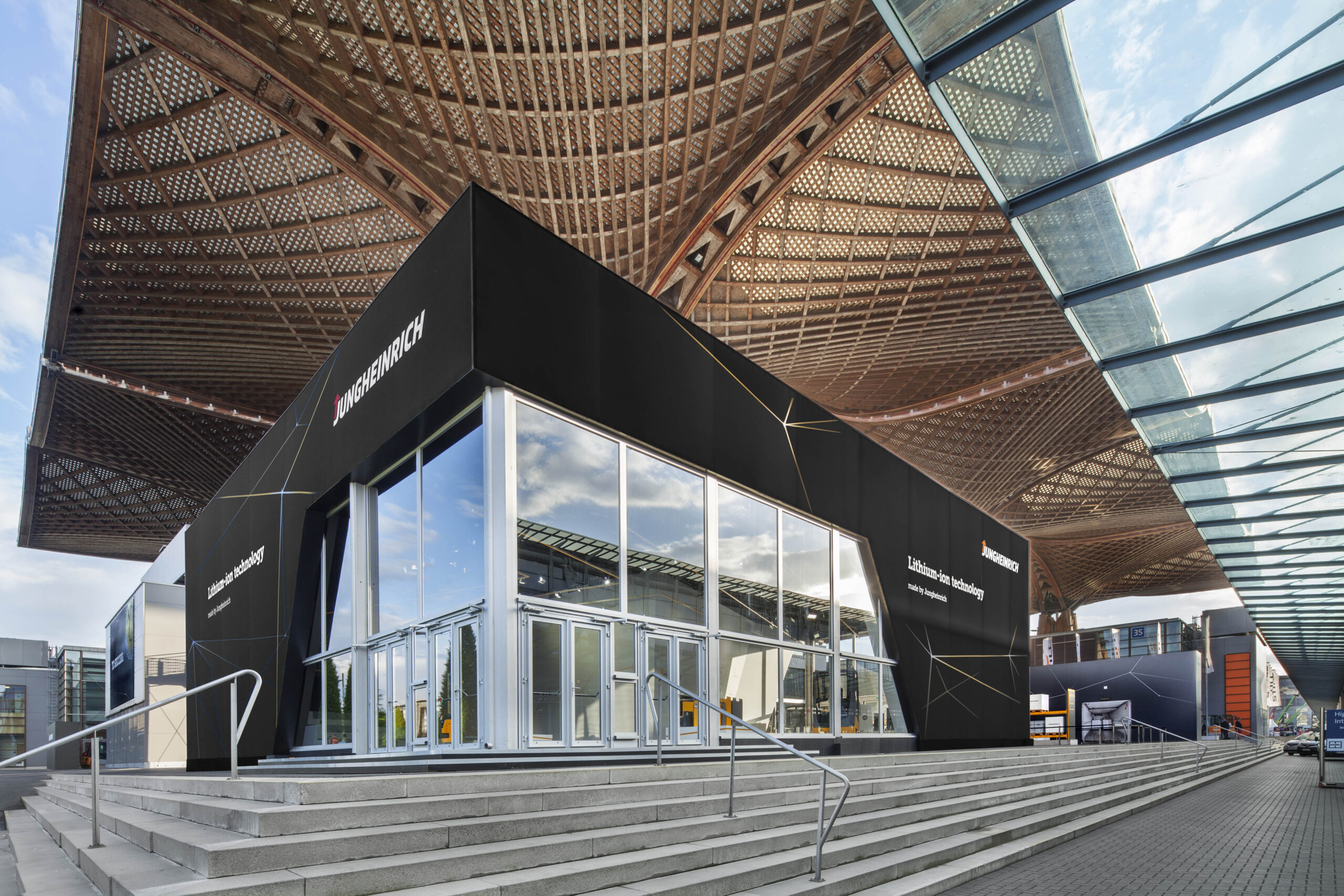 Raumtechnik - Jungheinrich - CeMat Hannover 2018 - StandPhotography - #1248(lr)