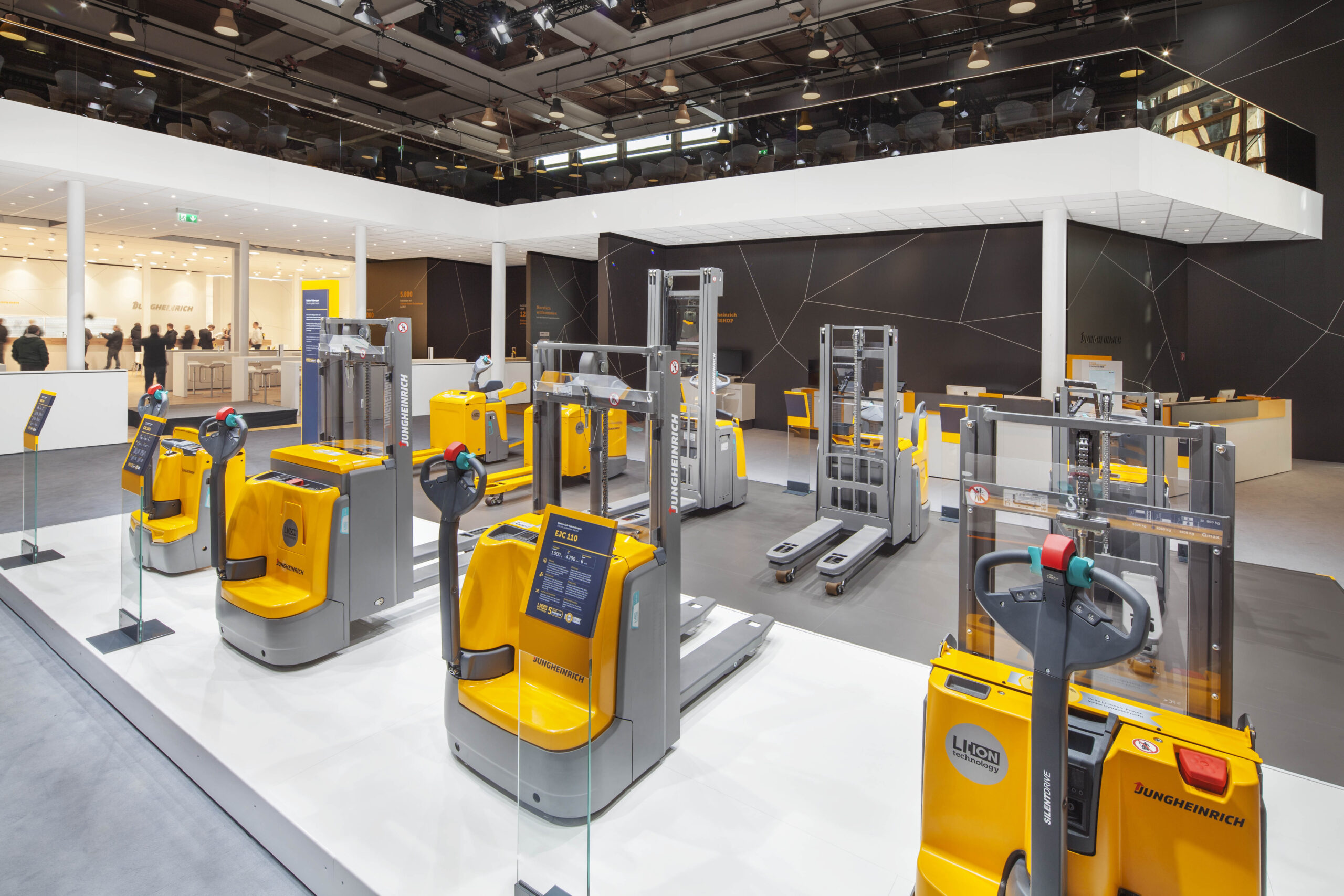 Raumtechnik - Jungheinrich - CeMat Hannover 2018 - StandPhotography - #1341(lr)