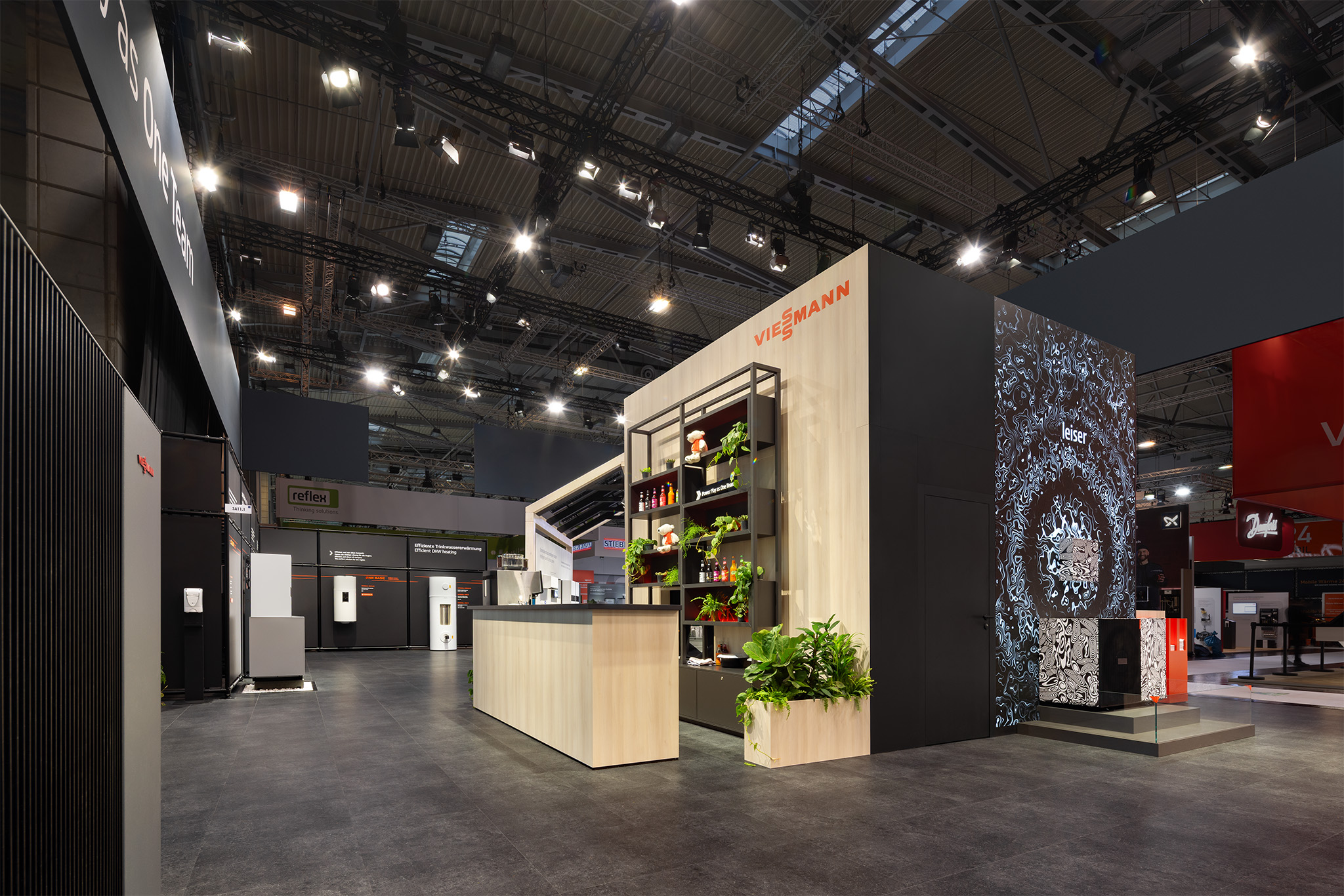 RAUMTECHNIK - VIESSMANN HOLDING INT GMBH - SHK+E 2026 - ESSEN - STAND PHOTOGRAPHY - #6607 (Ir)