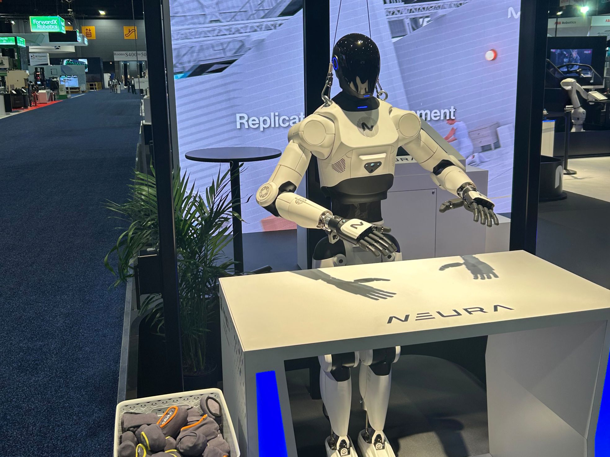 raumtechnik-messebau-neura-robotics-automate_chicago_6