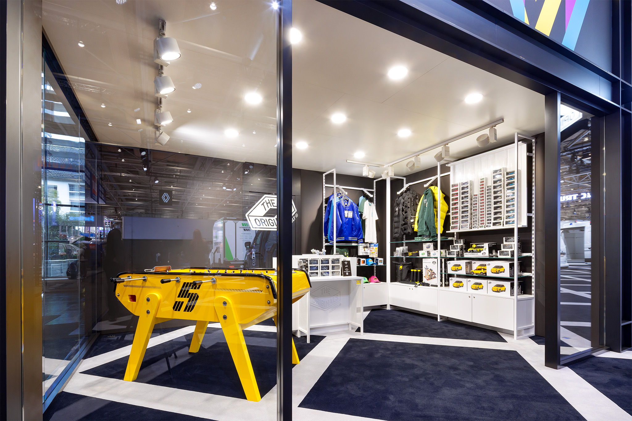 Renault The Originals Merchandising-Store und Tischfußball-Lounge auf der IAA Hannover
